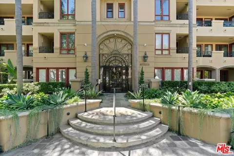 411 N Oakhurst Dr #106, Beverly Hills, CA 90210