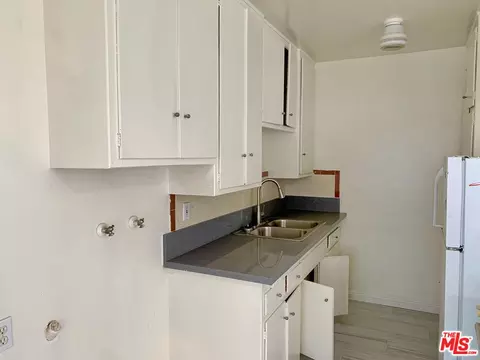 Kitchen - 305 E Navilla Pl, Covina, CA 91723 photo 1 of 2