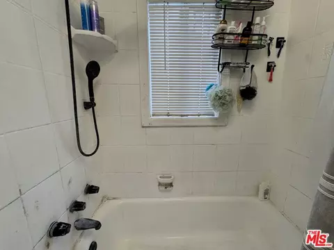 Bath - 14422 S Butler Ave, Compton, CA 90221 photo 2 of 2