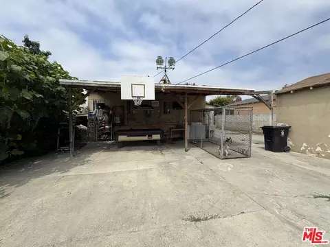 Exterior - 14422 S Butler Ave, Compton, CA 90221 photo 6 of 6
