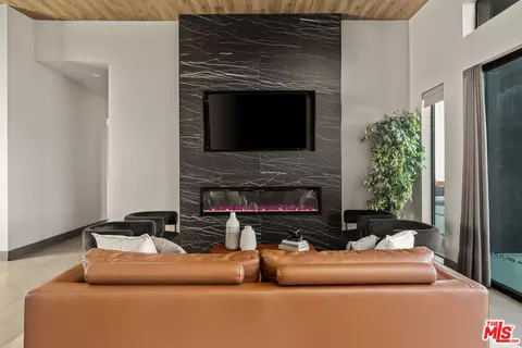 Living - 7217 Juniper Rd, Joshua Tree, CA 92252 photo 2 of 5