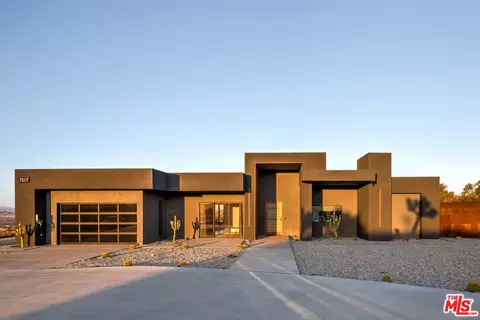 Exterior - 7217 Juniper Rd, Joshua Tree, CA 92252 photo 2 of 17