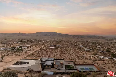 View/Area - 7217 Juniper Rd, Joshua Tree, CA 92252 photo 1 of 2