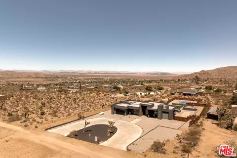 View/Area - 7217 Juniper Rd, Joshua Tree, CA 92252 photo 2 of 2