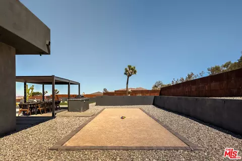 Exterior - 7217 Juniper Rd, Joshua Tree, CA 92252 photo 12 of 17