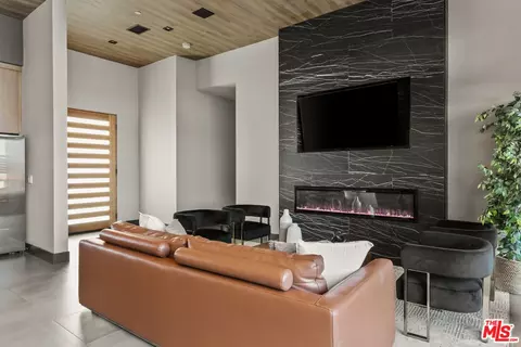 Living - 7217 Juniper Rd, Joshua Tree, CA 92252 photo 3 of 5