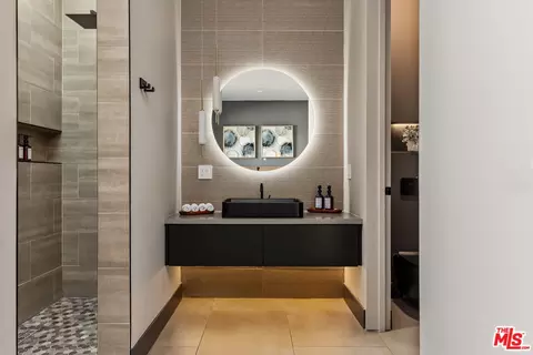 Bath - 7217 Juniper Rd, Joshua Tree, CA 92252 photo 3 of 4