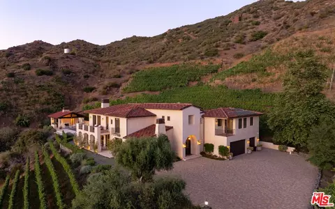 33330 Hassted Dr, Malibu, CA 90265