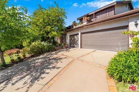 9697 Moorgate Rd, Beverly Hills, CA 90210