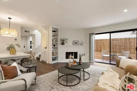 1416 S Barrington Ave #4, Los Angeles, CA 90025
