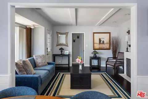 5536 Carpenter Ave, Valley Village, CA 91607