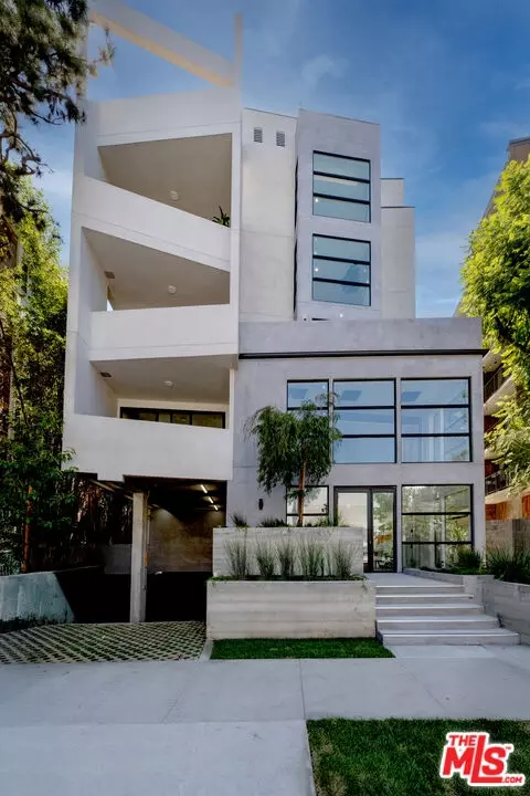 1361 Kelton Ave #401, Los Angeles, CA 90024