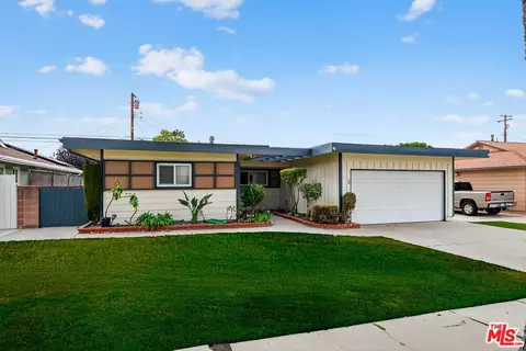 6948 E Los Santos Dr, Long Beach, CA 90815