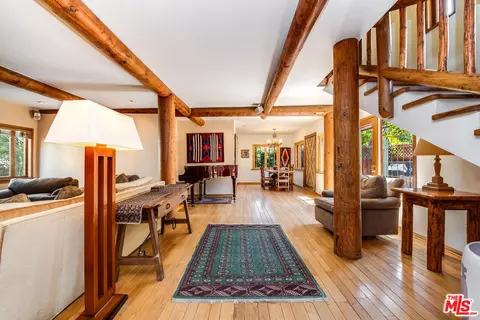 454 E Rustic Rd, Santa Monica, CA 90402