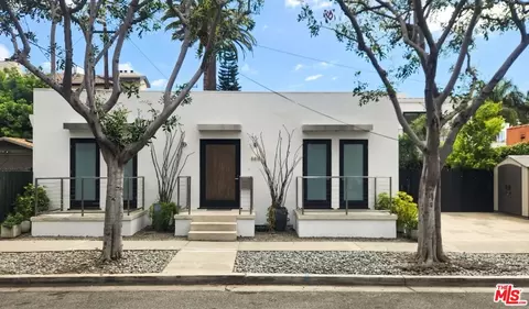 8616 Sherwood Dr, West Hollywood, CA 90069