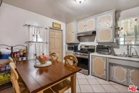 1127 W Arbutus St, Compton, CA 90220 photo 6