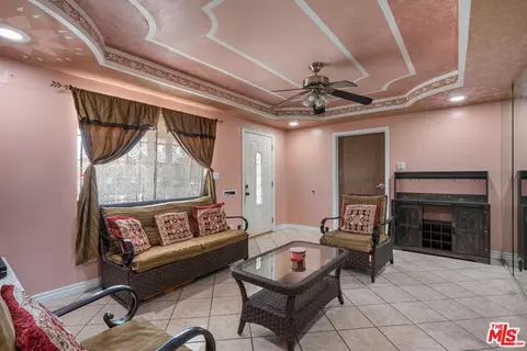 1127 W Arbutus St, Compton, CA 90220 photo 4