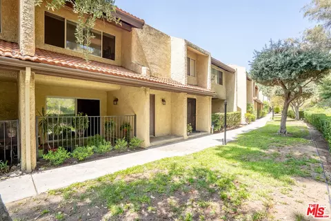 9717 Via Roma, Burbank, CA 91504