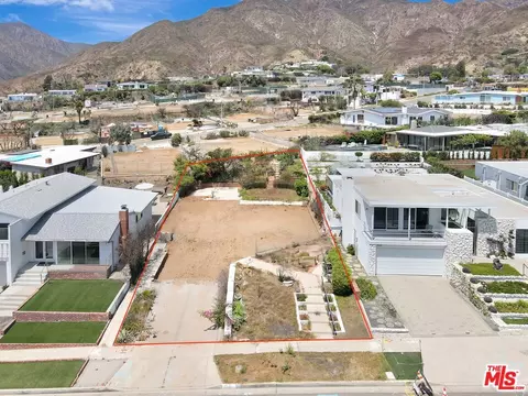 18151 Kingsport Dr, Malibu, CA 90265