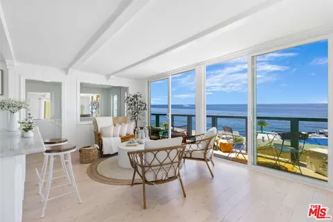 11924 Whitewater Ln, Malibu, CA 90265
