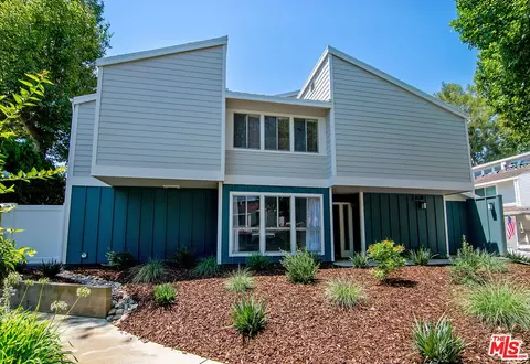 18170 Andrea Cir N #1, Northridge, CA 91325