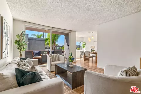 4915 Tyrone Ave #334, Sherman Oaks, CA 91423