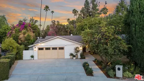20524 Vista De Oro Pl, Woodland Hills, CA 91364