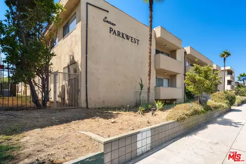 17340 Burbank Blvd, Encino, CA 91316