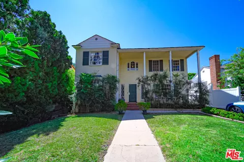 713 N Doheny Dr, Beverly Hills, CA 90210