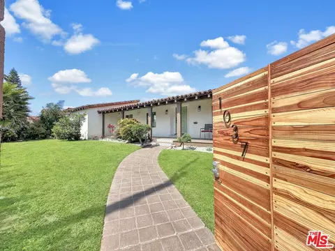 1037 W 83rd St, Los Angeles, CA 90044