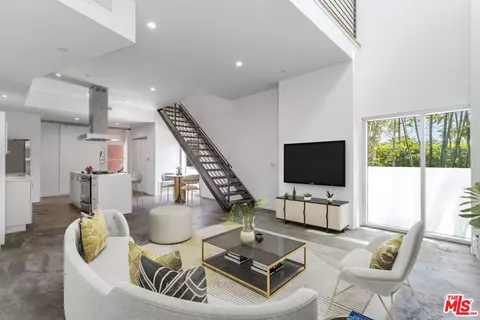 803 Wilcox Ave #5, Los Angeles, CA 90038