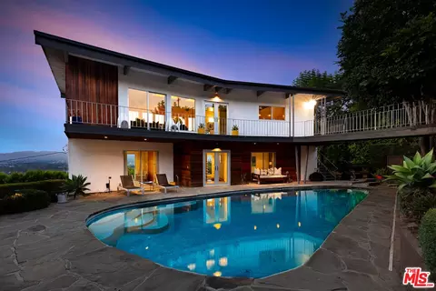 3601 Berry Dr, Studio City, CA 91604