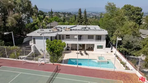 15656 Crownridge Pl, Sherman Oaks, CA 91403