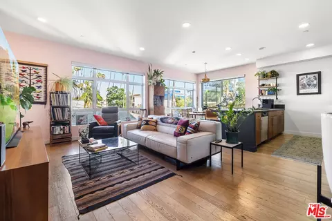 6001 Carlton Way #311, Los Angeles, CA 90028