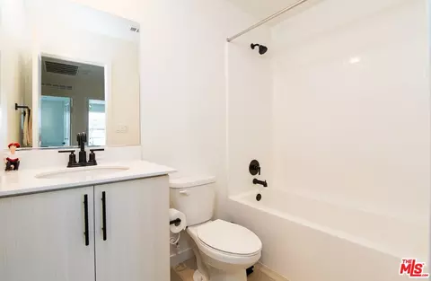 Bath - 4326 Maple Ln, Arcadia, CA 91006 photo 3 of 4
