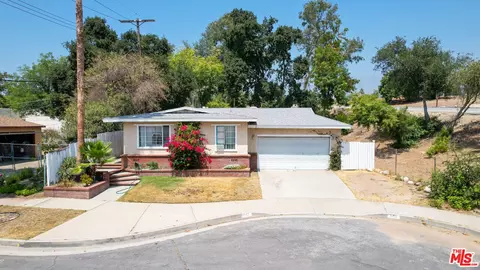 545 Stanton St, Pasadena, CA 91103 photo 4