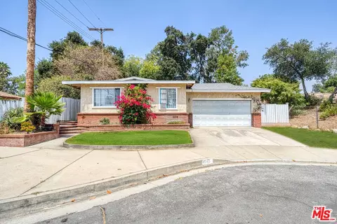545 Stanton St, Pasadena, CA 91103 photo 2