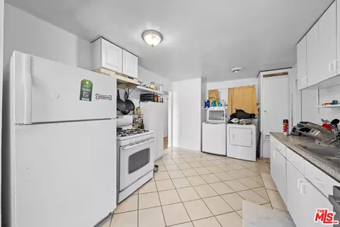 545 Stanton St, Pasadena, CA 91103 photo 17