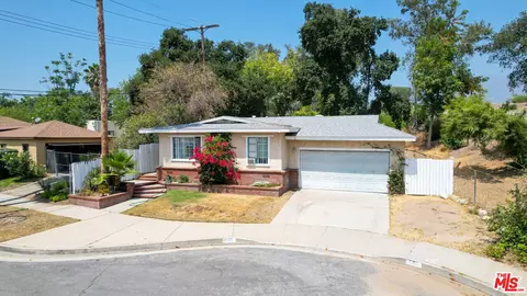 545 Stanton St, Pasadena, CA 91103 photo 3