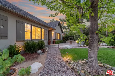 1003 S Los Robles Ave, Pasadena, CA 91106