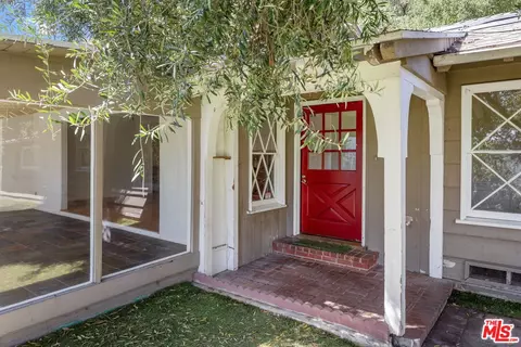 3445 Beverly Glen Blvd, Sherman Oaks, CA 91423