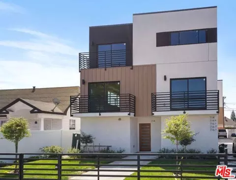 716 W 41st Pl, Los Angeles, CA 90037