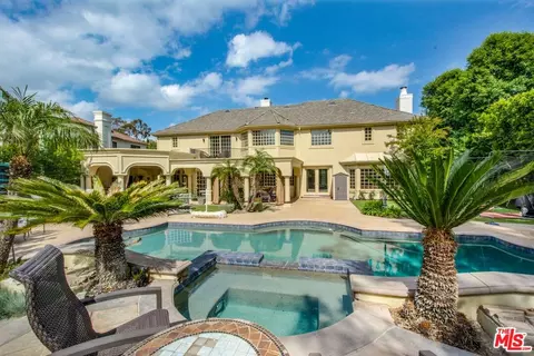 5541 Wellesley Dr, Calabasas, CA 91302