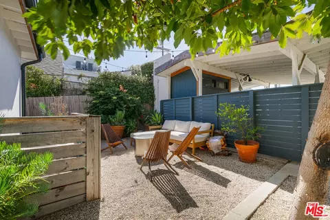 331 Brooks Ave #2, Venice, CA 90291 photo 24