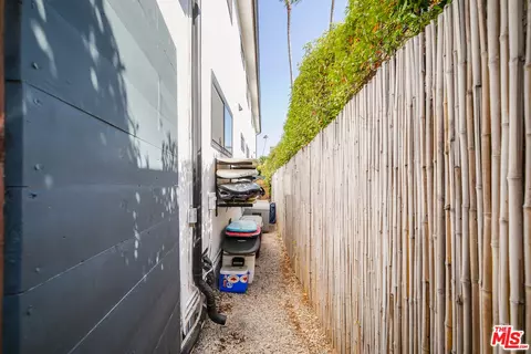 331 Brooks Ave #2, Venice, CA 90291 photo 30