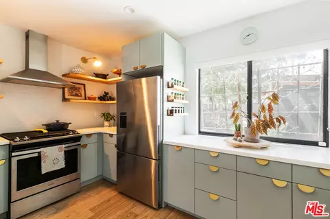 331 Brooks Ave #2, Venice, CA 90291 photo 8