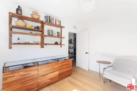 331 Brooks Ave #2, Venice, CA 90291 photo 17
