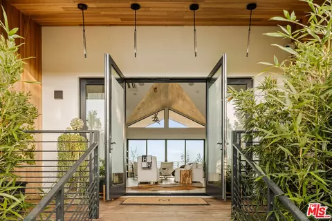 5904 Kanan Dume Rd, Malibu, CA 90265