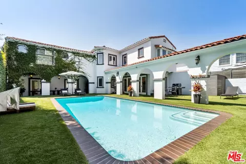 956 S Longwood Ave, Los Angeles, CA 90019