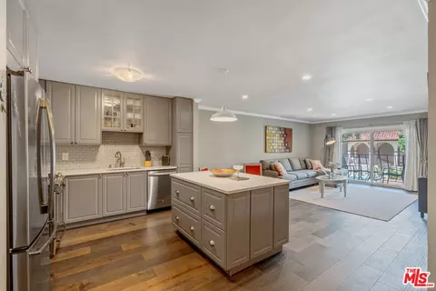 310 N Jackson St #106, Glendale, CA 91206